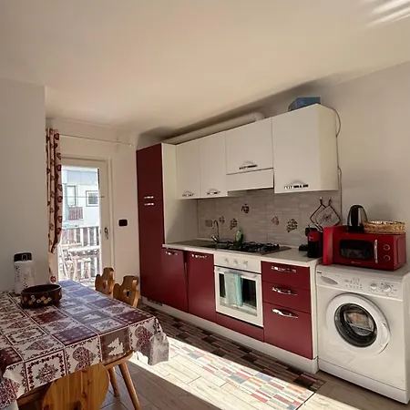 Trilocale Centro Cervinia 布勒伊-切尔维尼亚