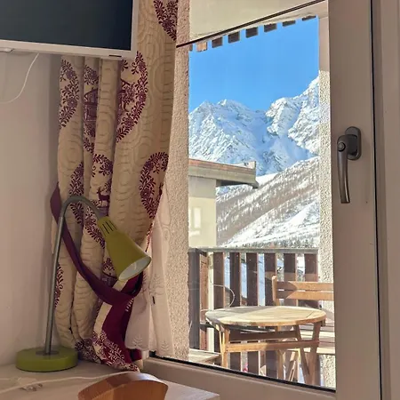 Trilocale Centro Cervinia 布勒伊-切尔维尼亚